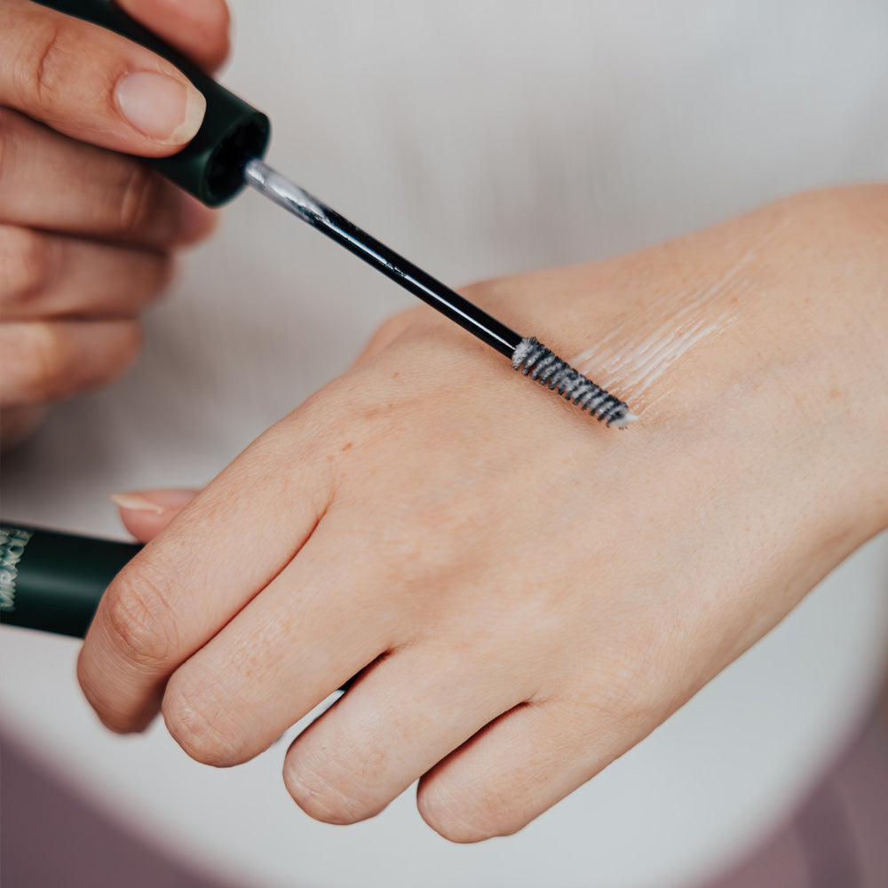 Slik påfører du vippeserum for sterkere og sunnere vipper
